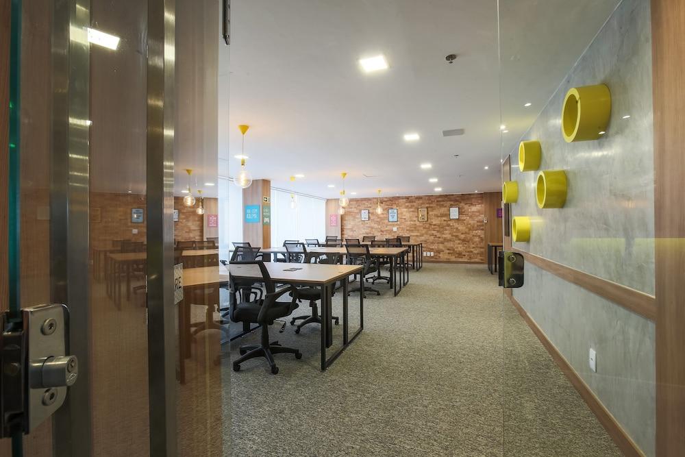 I5 Play Hotel Aguas Claras Extérieur photo