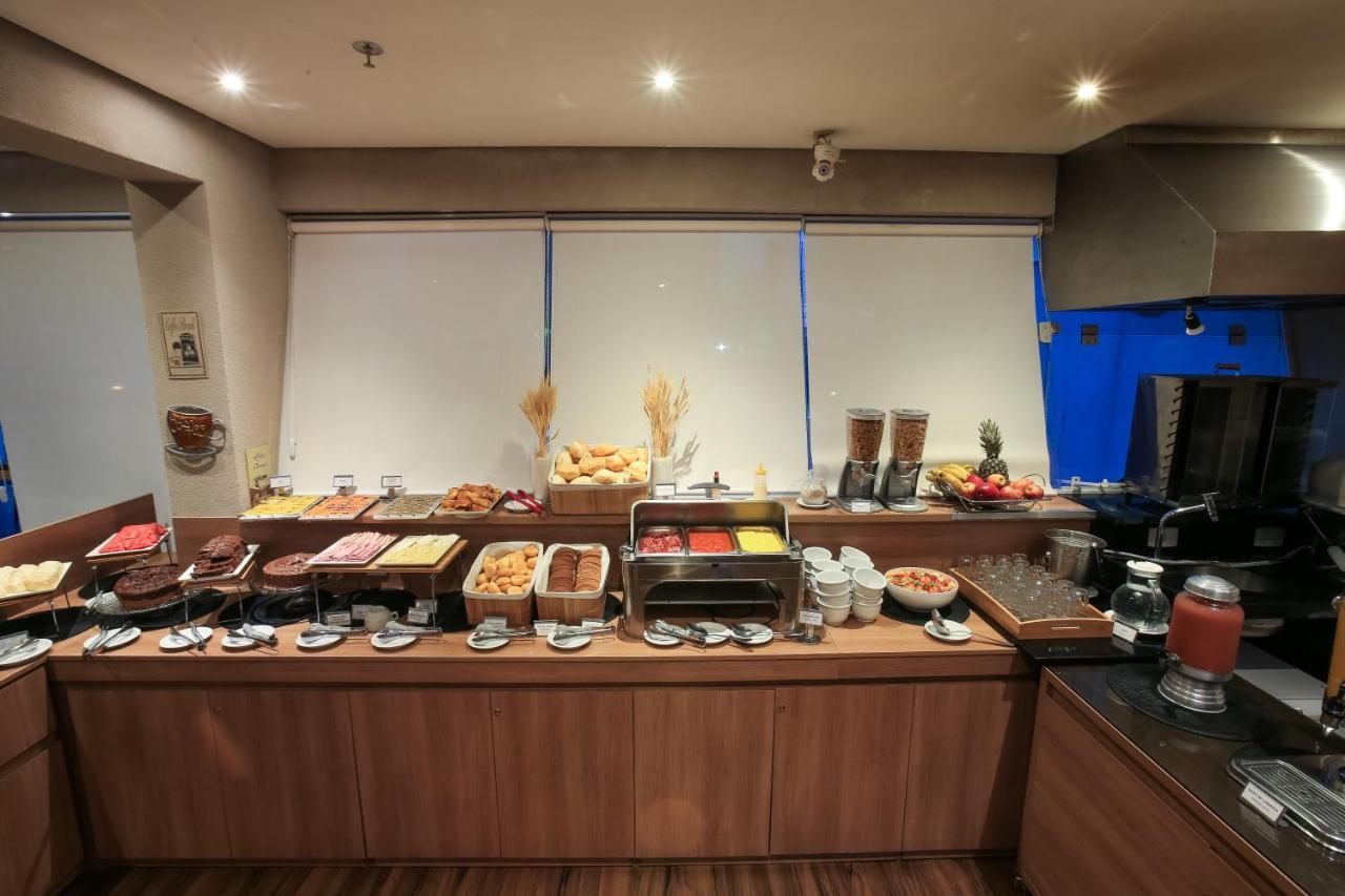 I5 Play Hotel Aguas Claras Extérieur photo