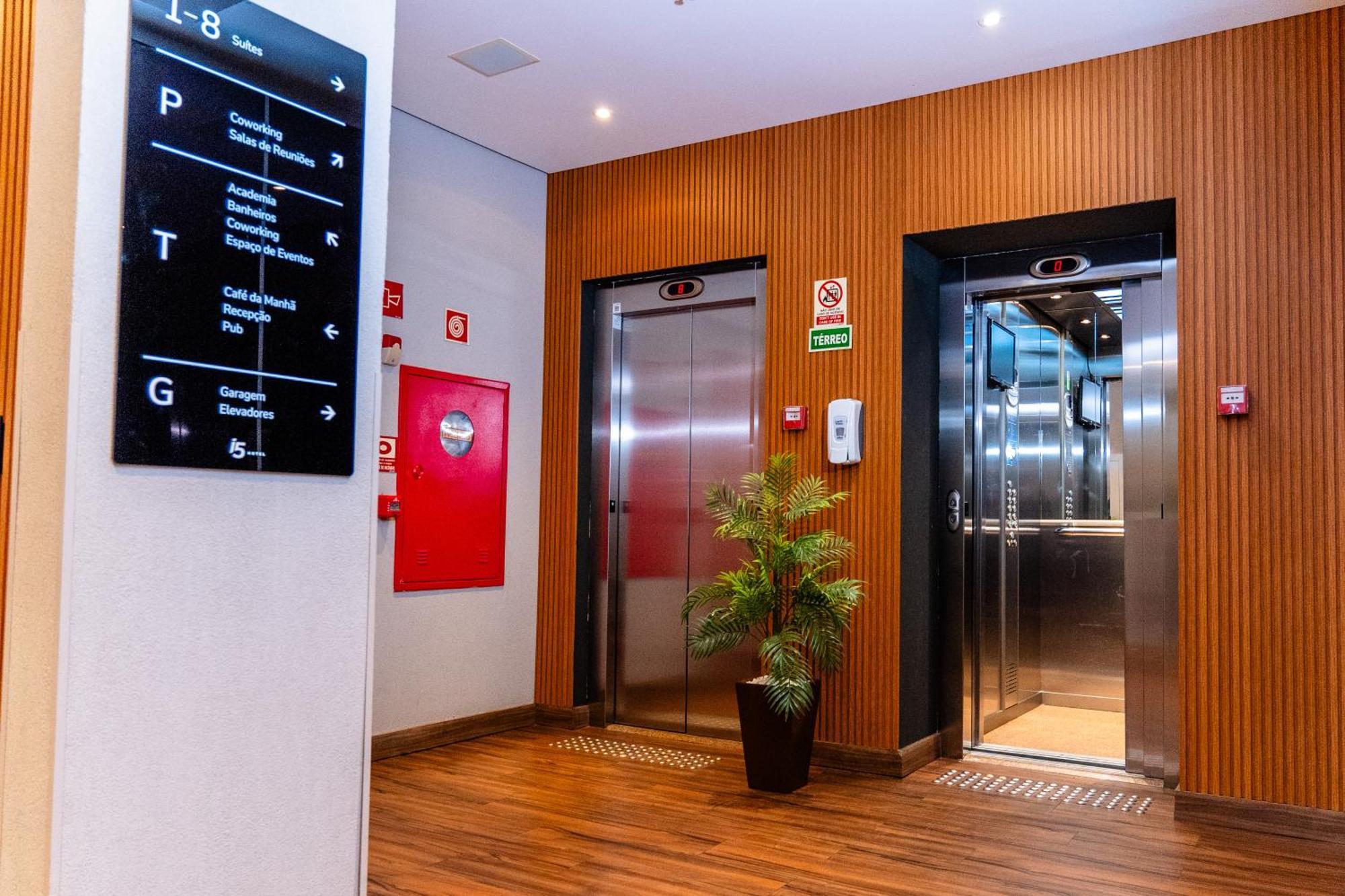 I5 Play Hotel Aguas Claras Extérieur photo