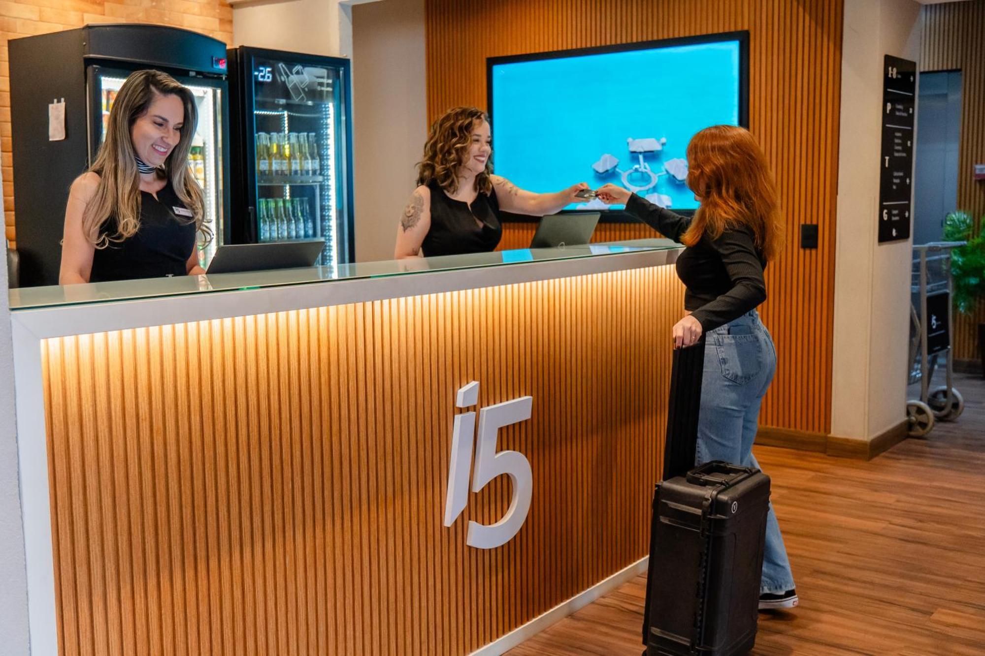 I5 Play Hotel Aguas Claras Extérieur photo